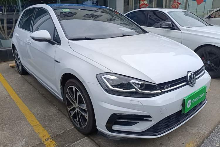 Used Volkswagen Golf 2018 280TSI Automatic R-Line Model Front Right 45 Deg