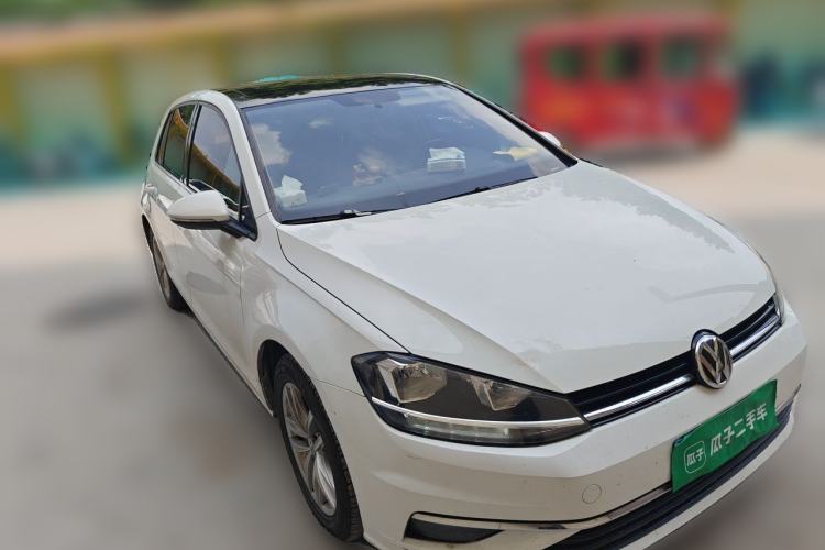 Used Volkswagen Golf 2018 230TSI Automatic Comfort Model Front Right 45 Deg
