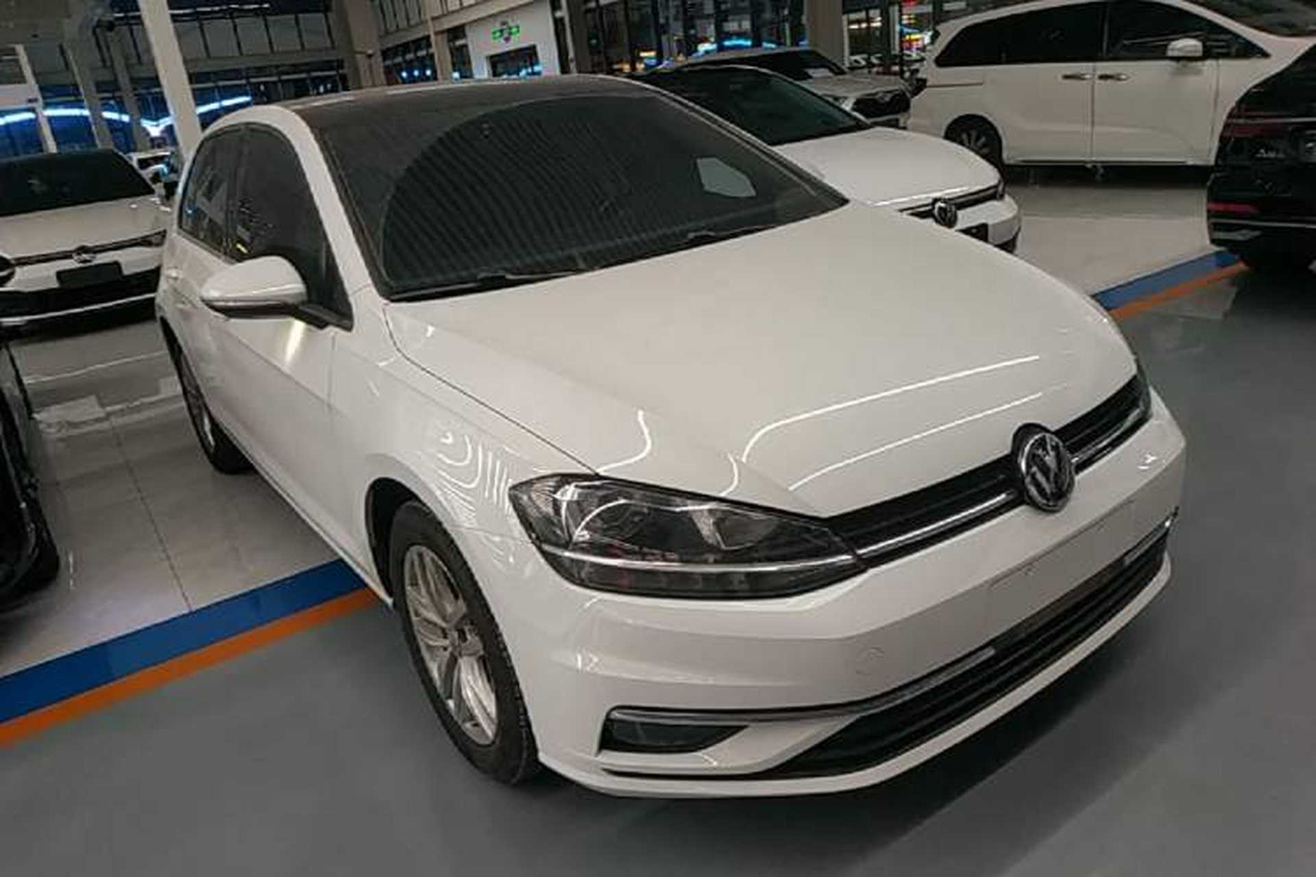 Used Volkswagen Golf 2018 230TSI Automatic Comfort Model Front Right 45 Deg
