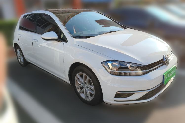 Used Volkswagen Golf 2018 1.6L Automatic Comfort Model Front Right 45 Deg