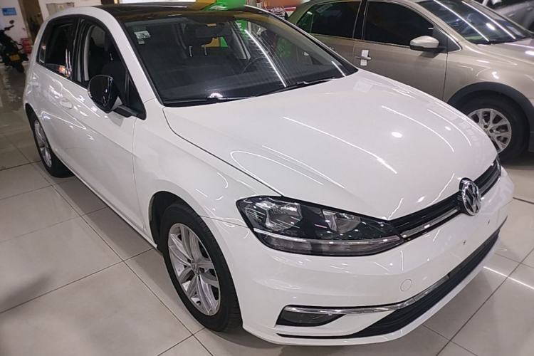 Used Volkswagen Golf 2018 230TSI Automatic Comfort Model Front Right 45 Deg