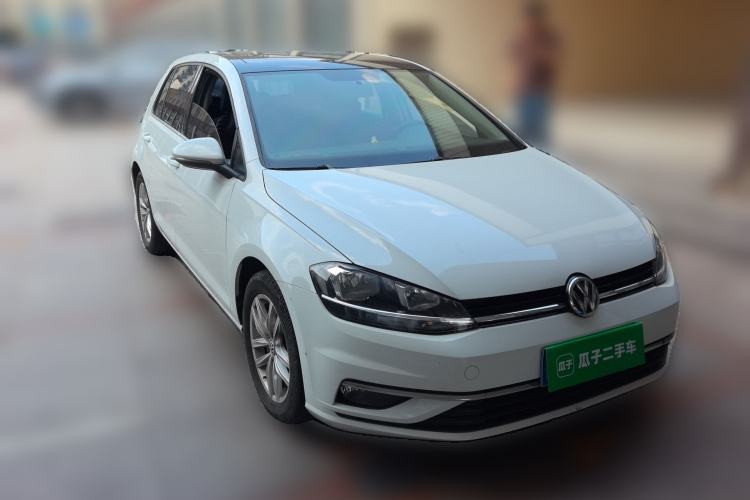 Used Volkswagen Golf 2018 230TSI Automatic Comfort Model Front Right 45 Deg