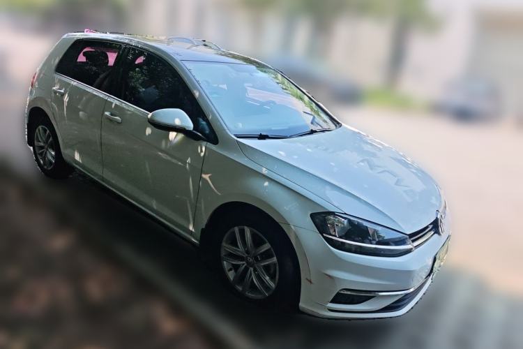 Used Volkswagen Golf 2018 1.6L Automatic Comfort Model Front Right 45 Deg