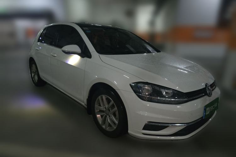 Used Volkswagen Golf 2018 1.6L Automatic Comfort Model Front Right 45 Deg