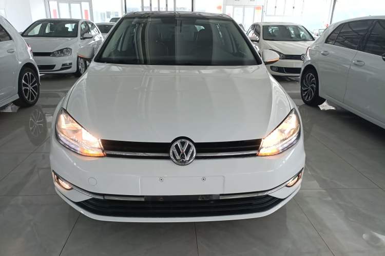 Used Volkswagen Golf 2018 230TSI Automatic Luxury Version Front