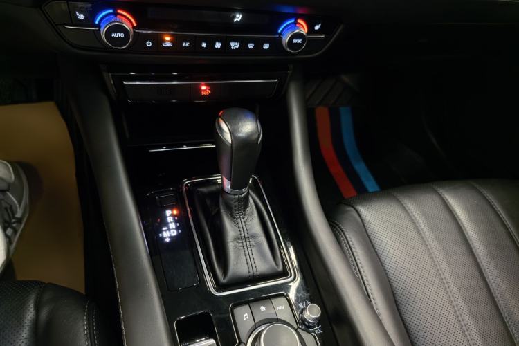 Used Volkswagen Golf 2018 230TSI Automatic Luxury Version Gear Lever