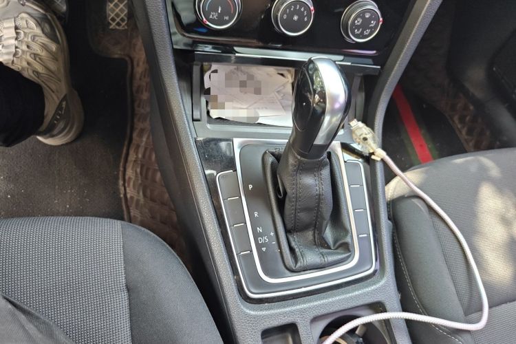 Used Volkswagen Golf 2018 1.6L Automatic Fashion Model Gear Lever