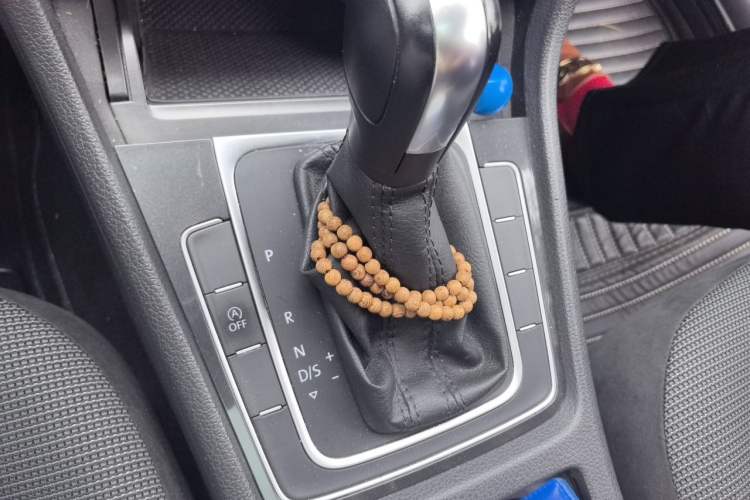 Used Volkswagen Golf 2018 230TSI Automatic Comfort Model Gear Lever