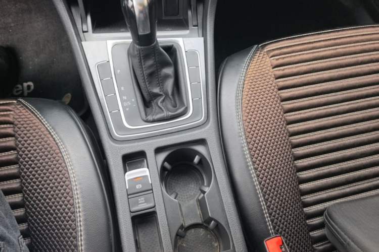 Used Volkswagen Golf 2018 1.6L Automatic Comfort Model Gear Lever