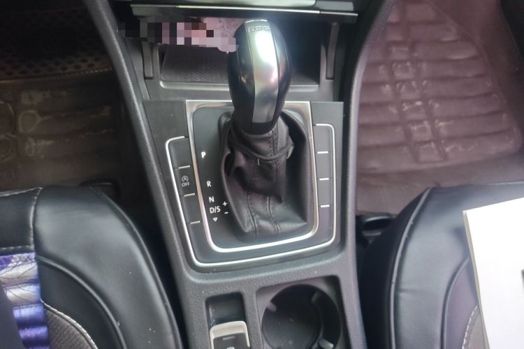 Used Volkswagen Golf 2018 230TSI Automatic Comfort Model Gear Lever
