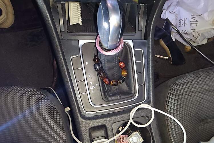 Used Volkswagen Golf 2018 1.6L Automatic Comfort Model Gear Lever