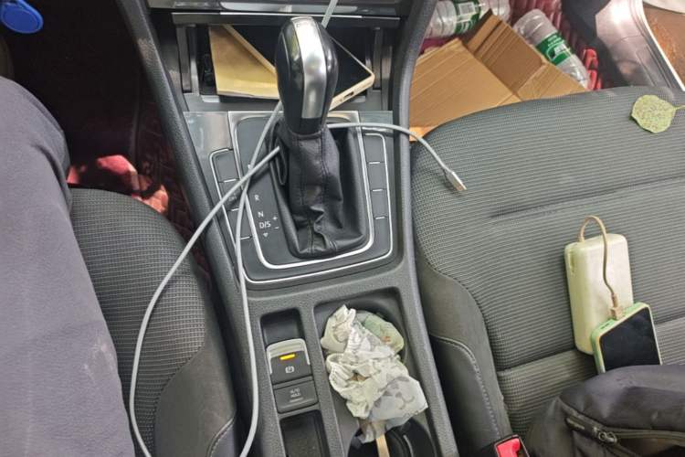 Used Volkswagen Golf 2018 230TSI Automatic Comfort Model Gear Lever