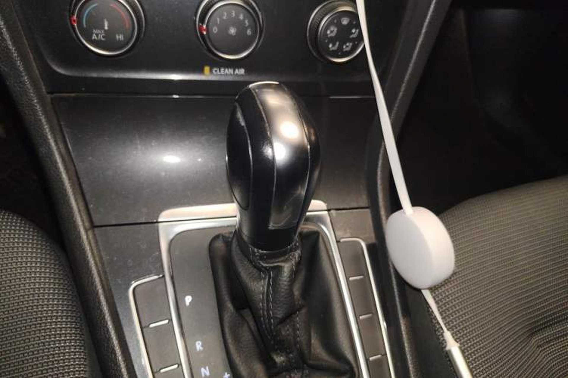 Used Volkswagen Golf 2018 1.6L Automatic Comfort Model Gear Lever