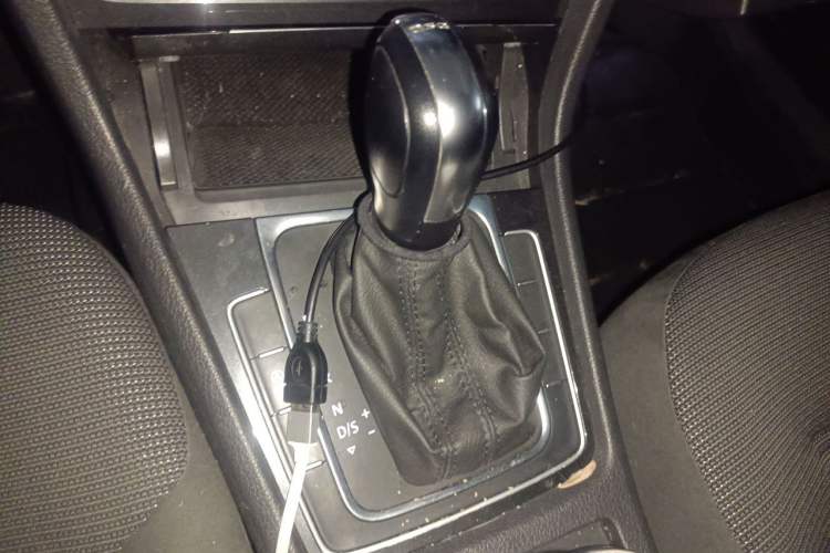 Used Volkswagen Golf 2018 230TSI Automatic Comfort Model Gear Lever