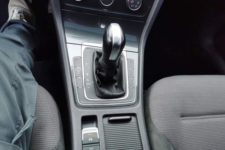 Used Volkswagen Golf 2018 230TSI Automatic Comfort Model Gear Lever