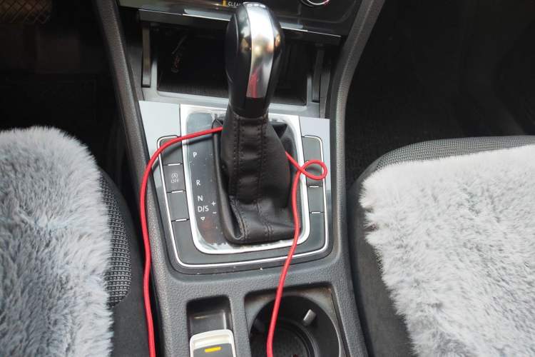 Used Volkswagen Golf 2018 180TSI Automatic Comfort Model Gear Lever