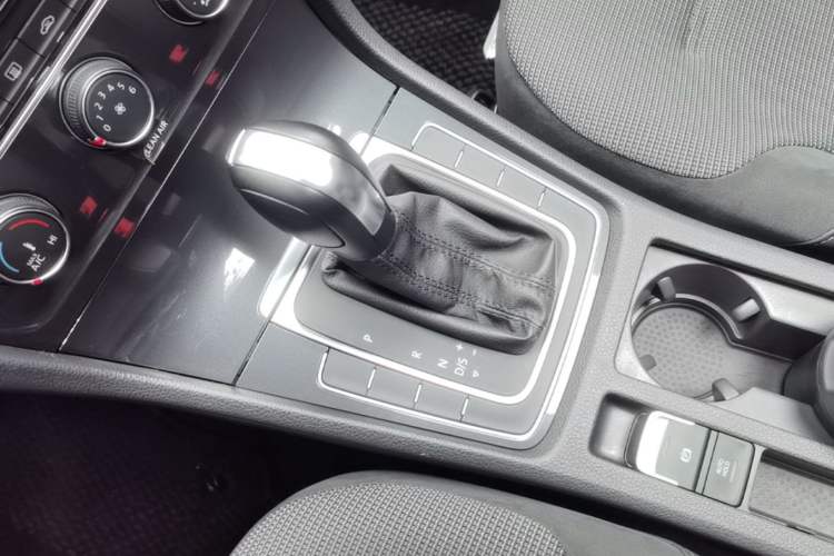 Used Volkswagen Golf 2018 1.6L Automatic Comfort Model Gear Lever