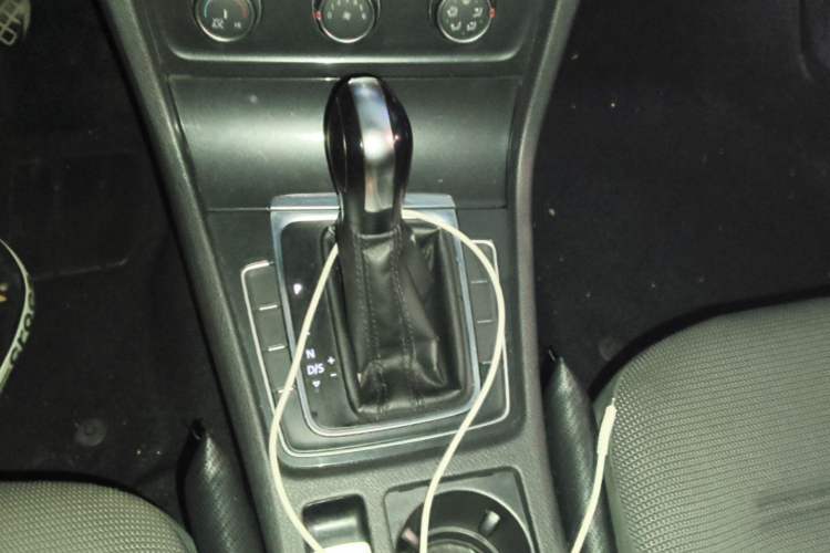 Used Volkswagen Golf 2018 1.6L Automatic Comfort Model Gear Lever