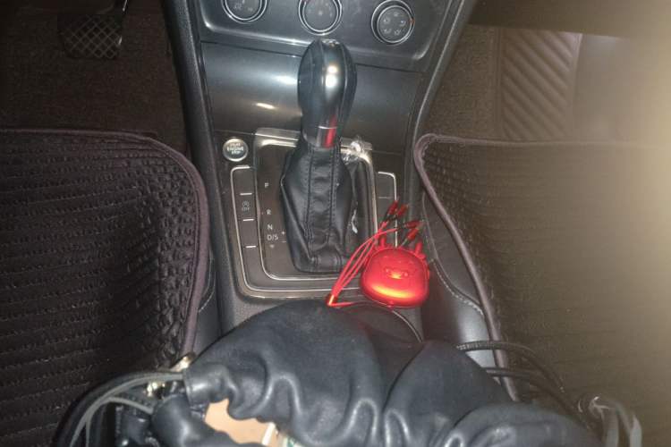 Used Volkswagen Golf 2018 230TSI Automatic Luxury Version Gear Lever