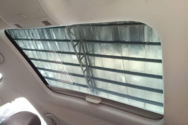 Used Volkswagen Golf 2018 230TSI Automatic Comfort Model Headliner