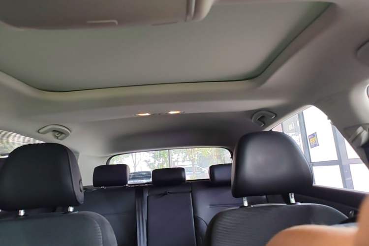 Used Volkswagen Golf 2018 230TSI Automatic Comfort Model Headliner
