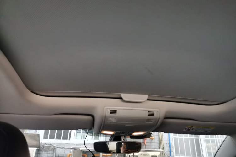 Used Volkswagen Golf 2018 230TSI Automatic Luxury Version Headliner