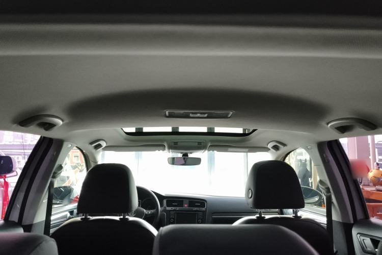 Used Volkswagen Golf 2018 230TSI Automatic Luxury Version Headliner