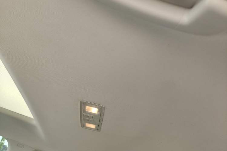 Used Volkswagen Golf 2018 230TSI Automatic Comfort Model Headliner