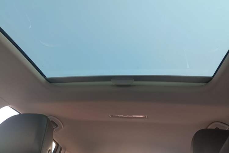 Used Volkswagen Golf 2018 230TSI Automatic Comfort Model Headliner