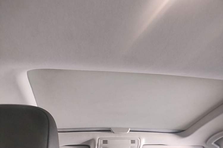 Used Volkswagen Golf 2018 230TSI Automatic Comfort Model Headliner