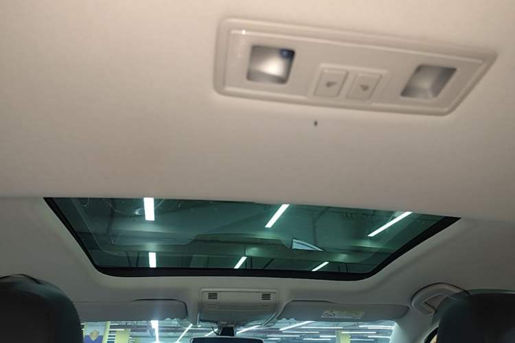 Used Volkswagen Golf 2018 230TSI Automatic Luxury Version Headliner