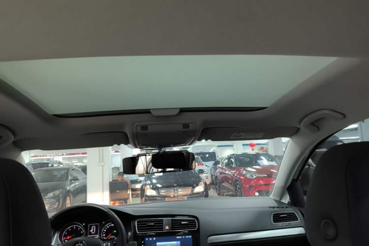 Used Volkswagen Golf 2018 1.6L Automatic Comfort Model Headliner