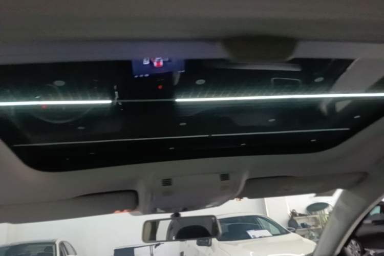Used Volkswagen Golf 2018 230TSI Automatic Comfort Model Headliner