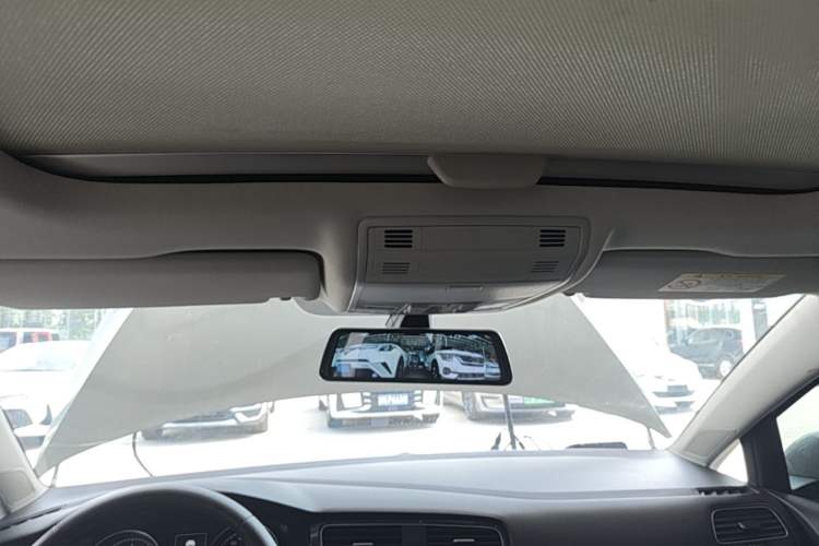 Used Volkswagen Golf 2018 230TSI Automatic Luxury Version Headliner