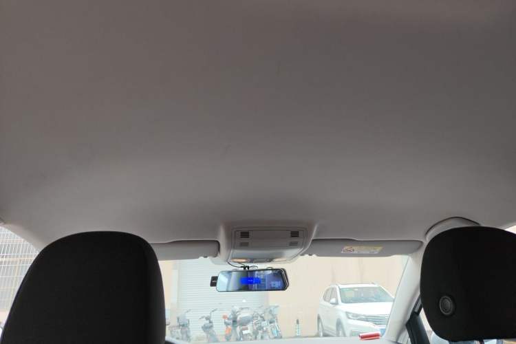 Used Volkswagen Golf 2018 1.6L Automatic Fashion Model Headliner