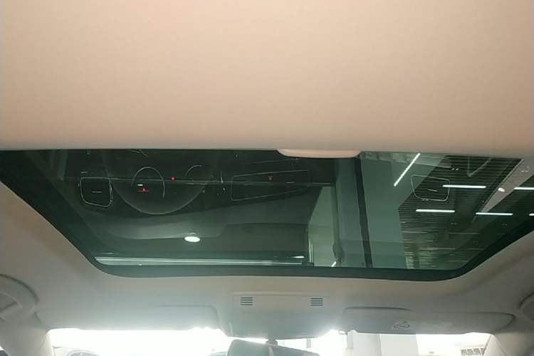 Used Volkswagen Golf 2018 230TSI Automatic Comfort Model Headliner