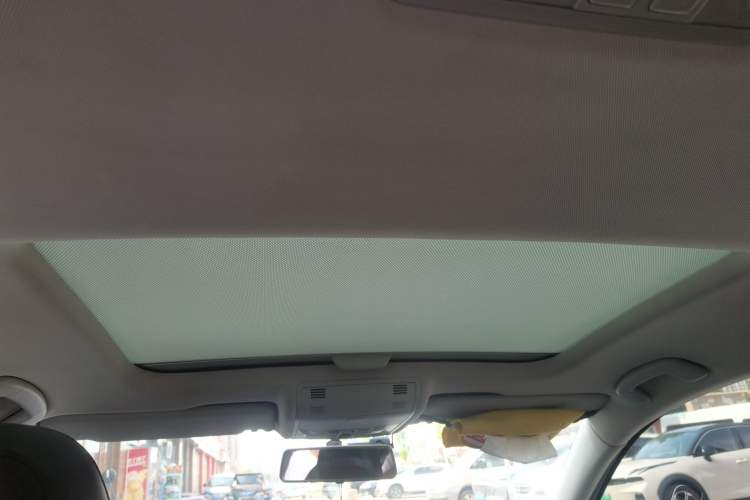Used Volkswagen Golf 2018 230TSI Automatic Comfort Model Headliner
