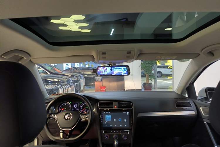 Used Volkswagen Golf 2018 1.6L Automatic Comfort Model Headliner