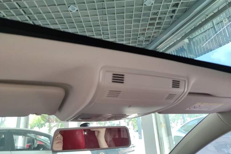 Used Volkswagen Golf 2018 230TSI Automatic Comfort Model Headliner