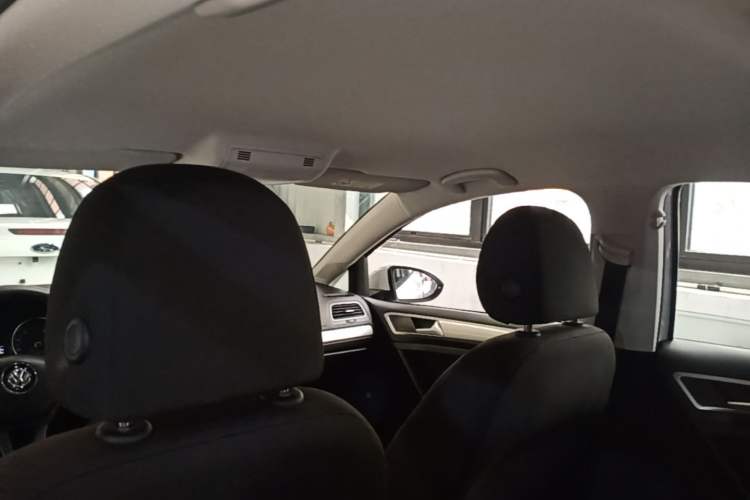 Used Volkswagen Golf 2018 1.6L Automatic Fashion Model Headliner