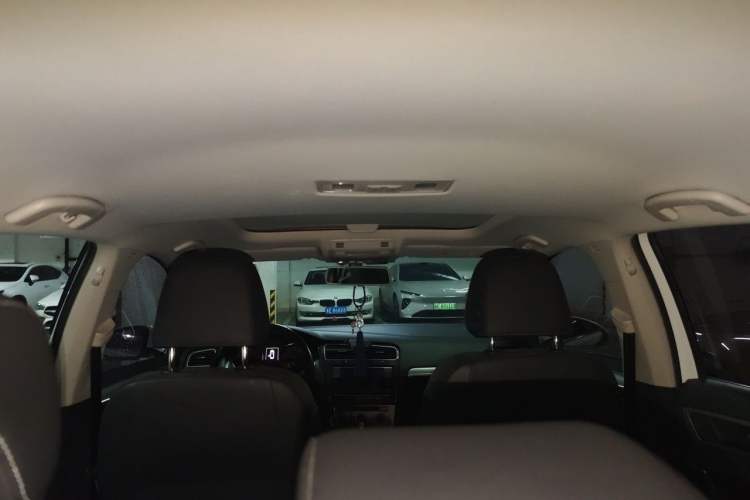 Used Volkswagen Golf 2018 230TSI Automatic Comfort Model Headliner