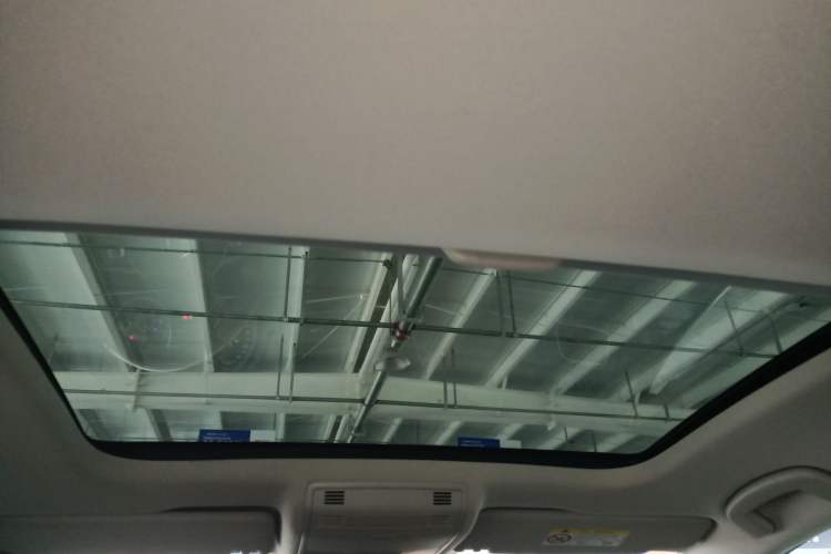 Used Volkswagen Golf 2018 230TSI Automatic Luxury Version Headliner