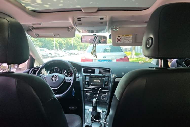 Used Volkswagen Golf 2018 1.6L Automatic Comfort Model Headliner