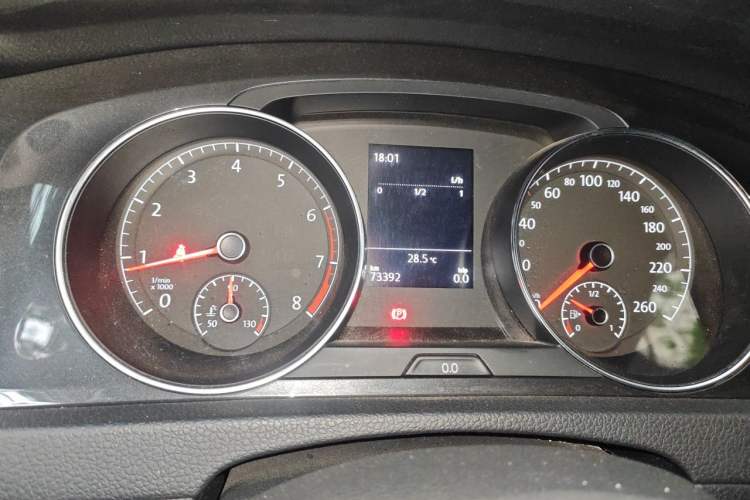 Used Volkswagen Golf 2018 230TSI Manual Comfort Version Instrument Cluster