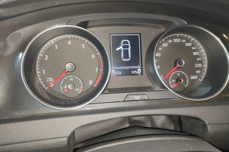 Used Volkswagen Golf 2018 1.6L Automatic Comfort Model Instrument Cluster