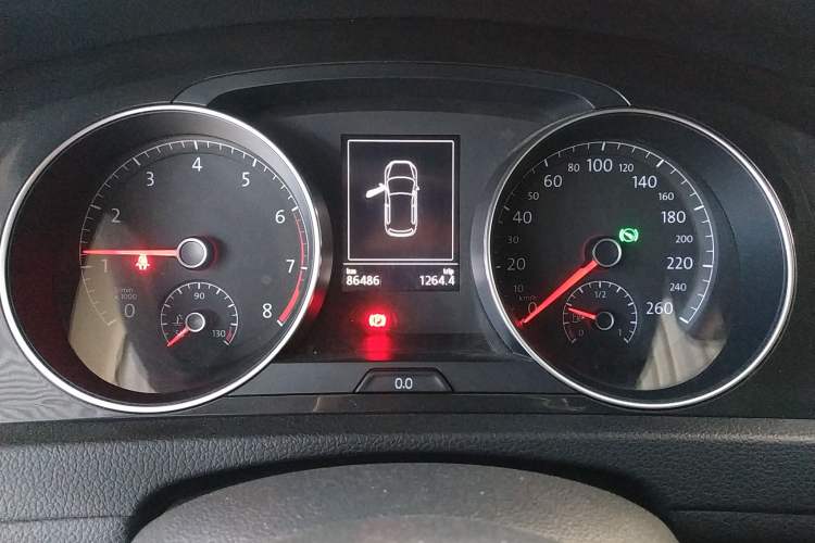 Used Volkswagen Golf 2018 230TSI Automatic Luxury Version Instrument Cluster