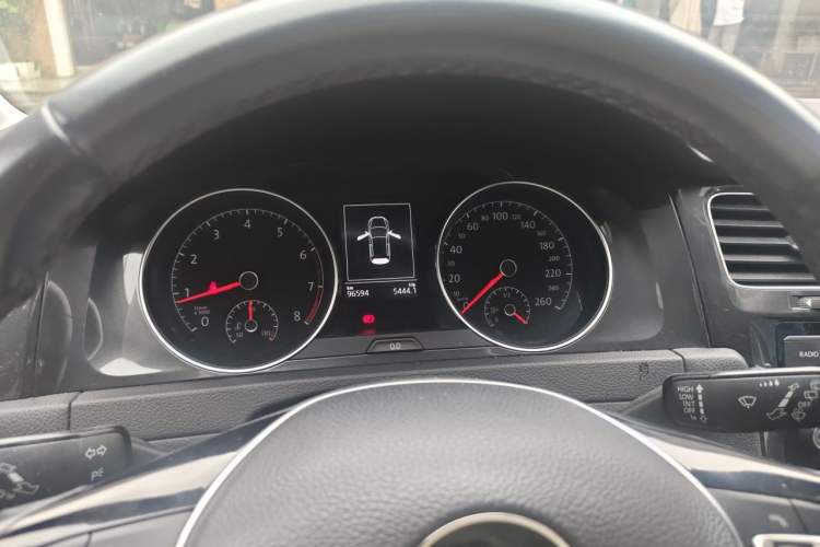 Used Volkswagen Golf 2018 230TSI Automatic Comfort Model Instrument Cluster