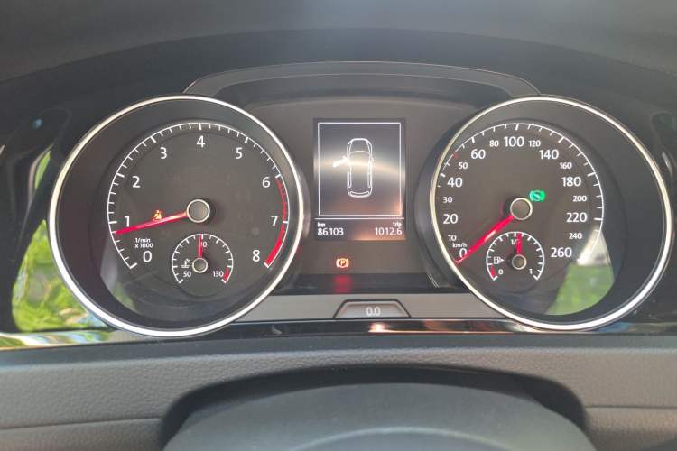 Used Volkswagen Golf 2018 280TSI Automatic R-Line Model Instrument Cluster
