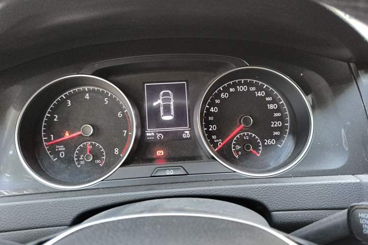 Used Volkswagen Golf 2018 1.6L Automatic Comfort Model Instrument Cluster