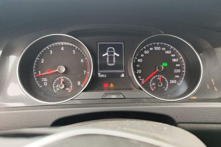 Used Volkswagen Golf 2018 230TSI Automatic Luxury Version Instrument Cluster